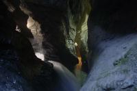 Water Cut Caves�